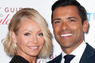 Kelly Ripa Husband Mark Consuelos