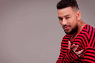 Shooting Video of Aka