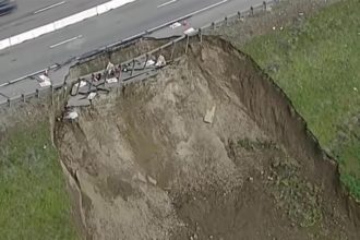 How 5 Freeway Near Castaic Collapses?