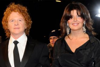 Who is Mick Hucknall Wife?