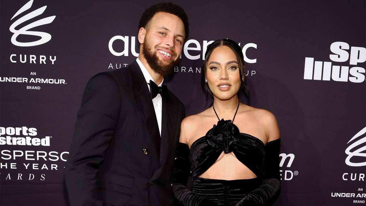 Stephen Curry and her wife Ayesha Curry